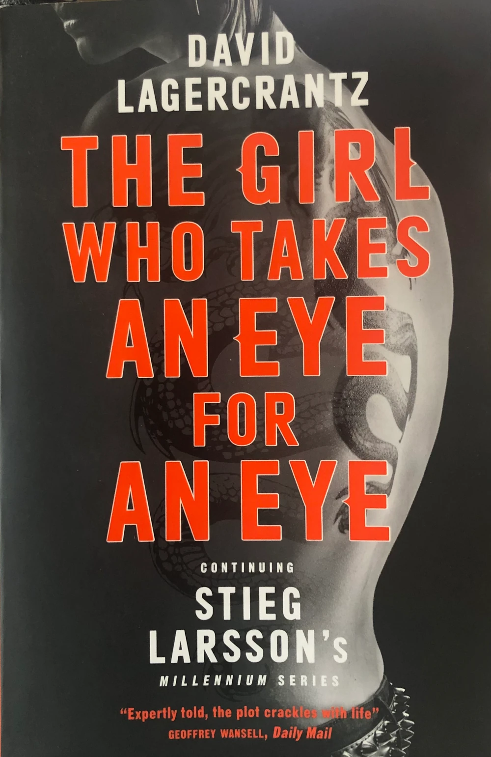 Okładka: The Girl Who Takes an Eye for an Eye — David Lagercrantz